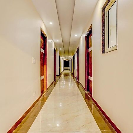 Collection O Hotel Aditya Palace Near Leisure Valley Park Gurgáon Kültér fotó